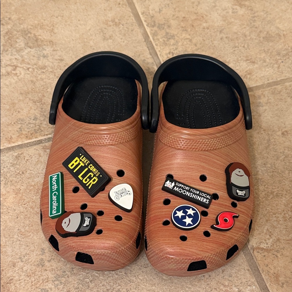 LUKE COMBS CROCS (Limited Edition) - NEW